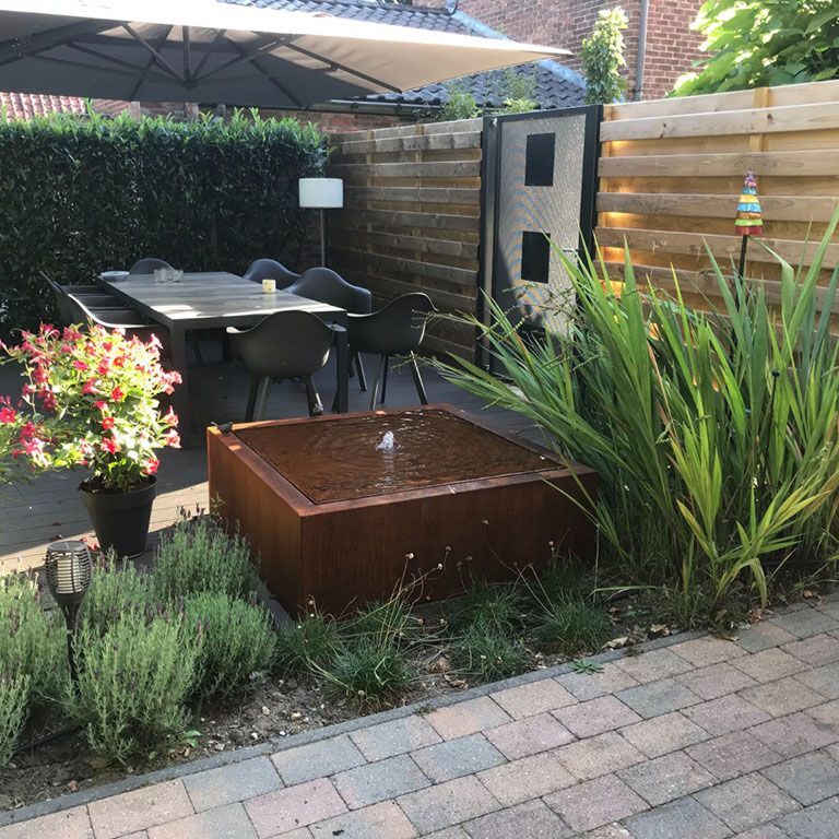 Corten acél szökőkút 100 x 100 x 40 cm