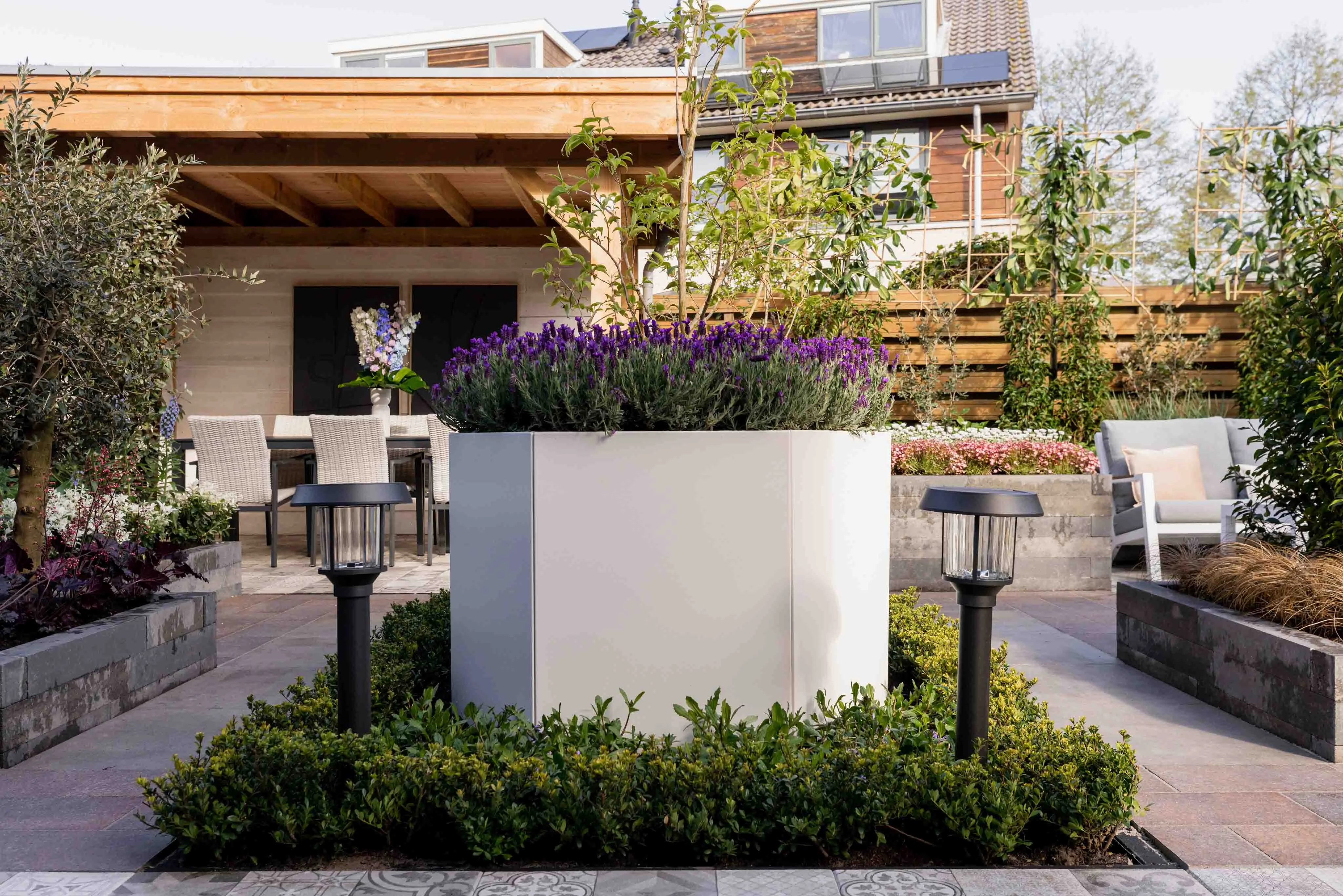 Kert inspiráció: nagy növénytartók kültérre